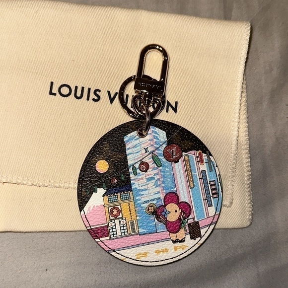 NWT Louis Vuitton 2022 Holiday Illustrate Tokyo Bag Charm & Key Holder // Blue - Picture 2 of 10